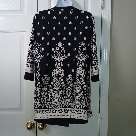 Navy Blue and white printed tunic top Sz XL EUC - Picture 4 of 5